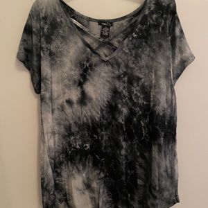 Black Dye cross over Blouse Rue 21, looks new